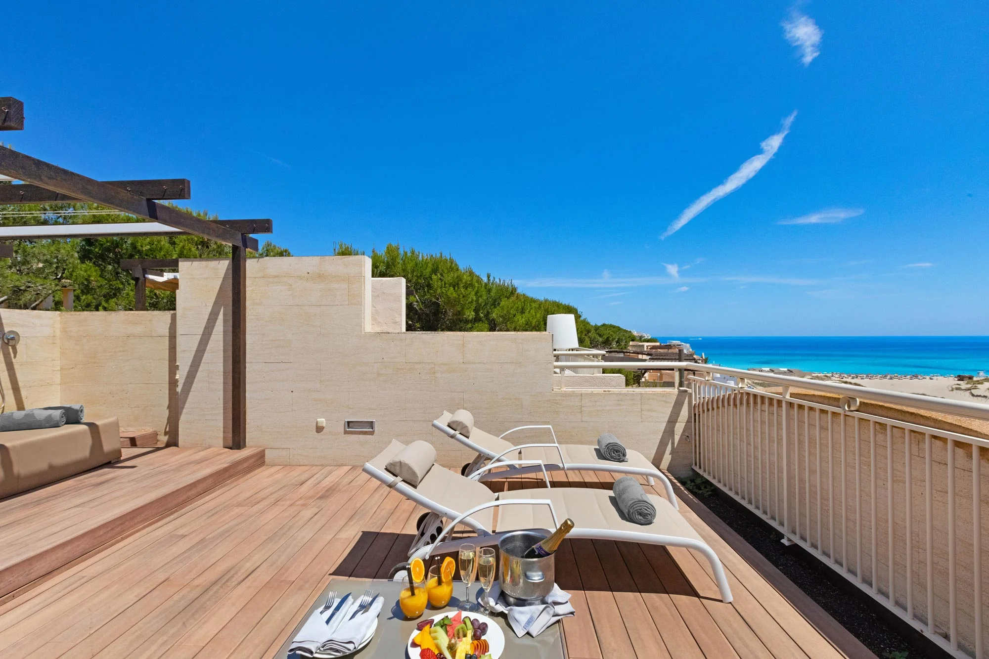 202107-VIVASuites-RoyalTerraceSelectionClub-7-ret (1).jpg