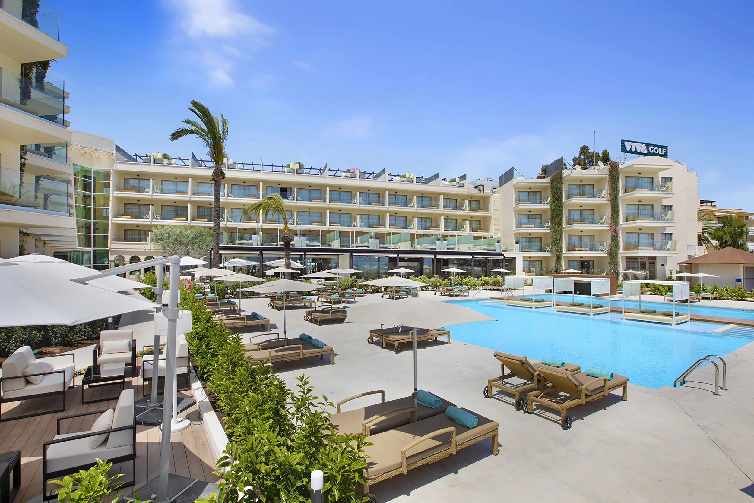 202106-VIVA Golf-Piscina Solarium-04.webp