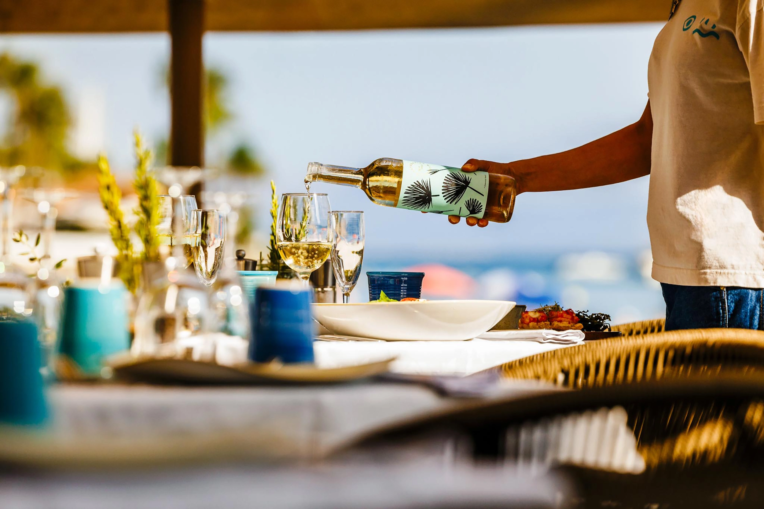 VIVA Golf-Mirablau Beach Bar and Restaurant-13.webp