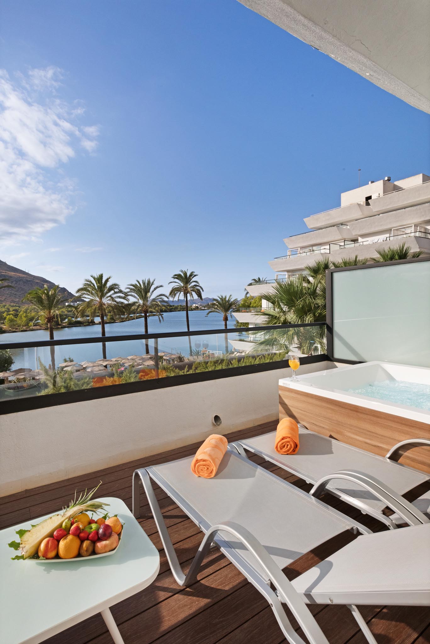 2022-09-Viva Eden Lago - Estudio Royal Terrace 6.jpeg