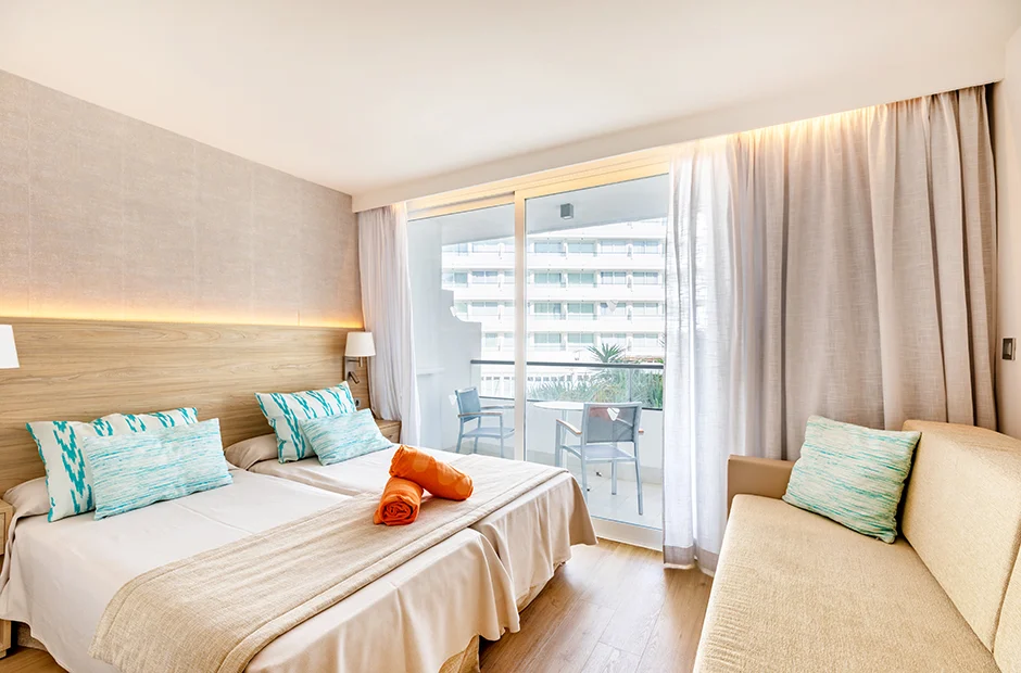 201911-VIVA Eden Lago Estudio Premium Vista Piscina 1-2.png