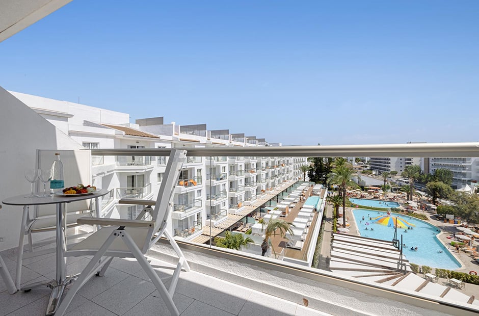 VIVA Sunrise - Royal Terrace Selection Club 02.jpeg