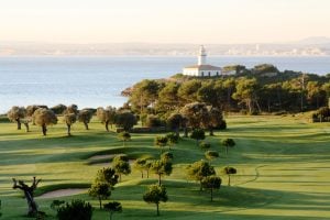 El Club de Golf Alcanada te espera para jugar un torneo de golf y disfrutar de tu estancia en el Vanity Golf