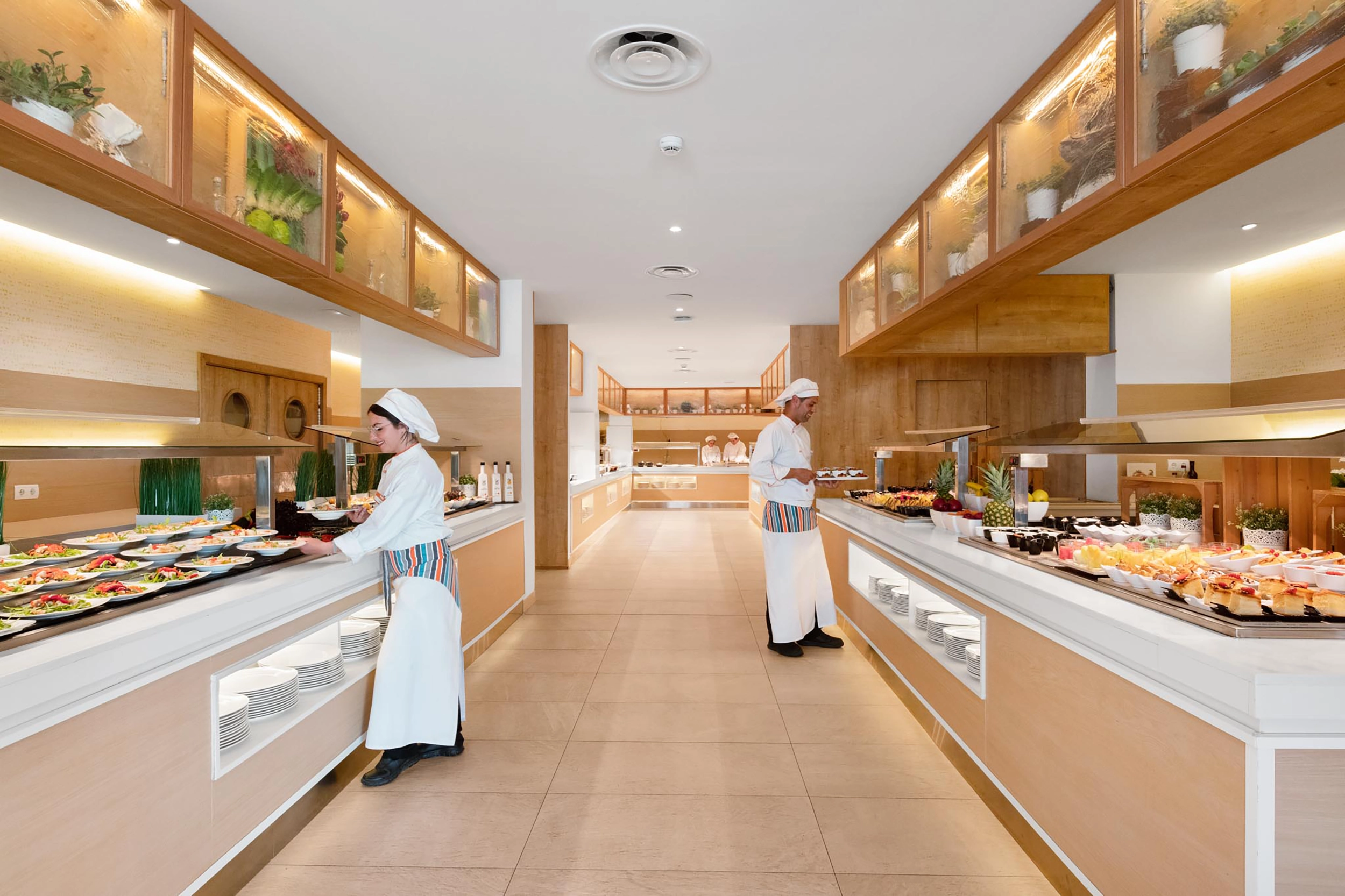 VIVA Sunrise - Instalaciones - Buffet Caprice interior 04.webp