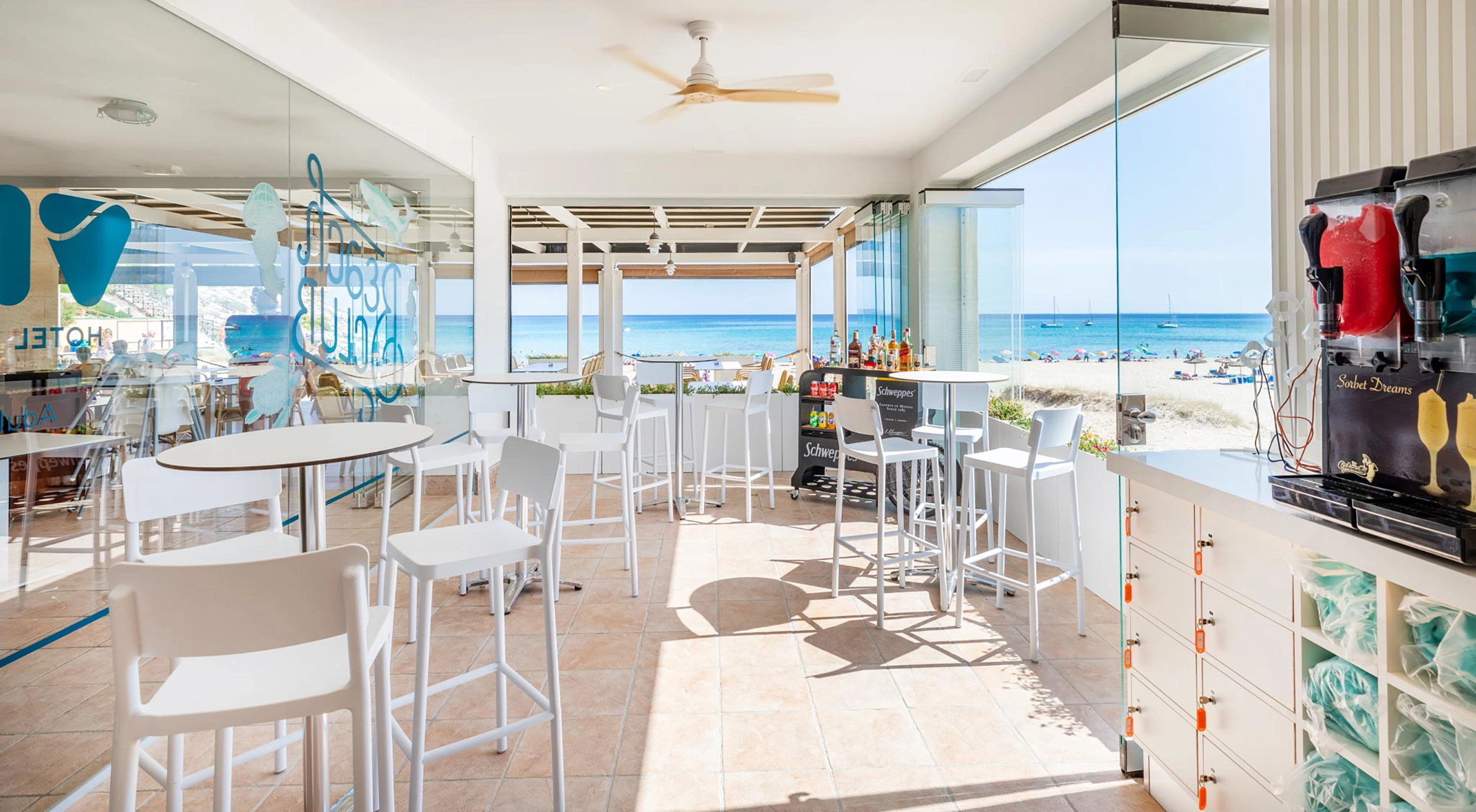 202008-VIVA Suites - BeachClub-2.webp