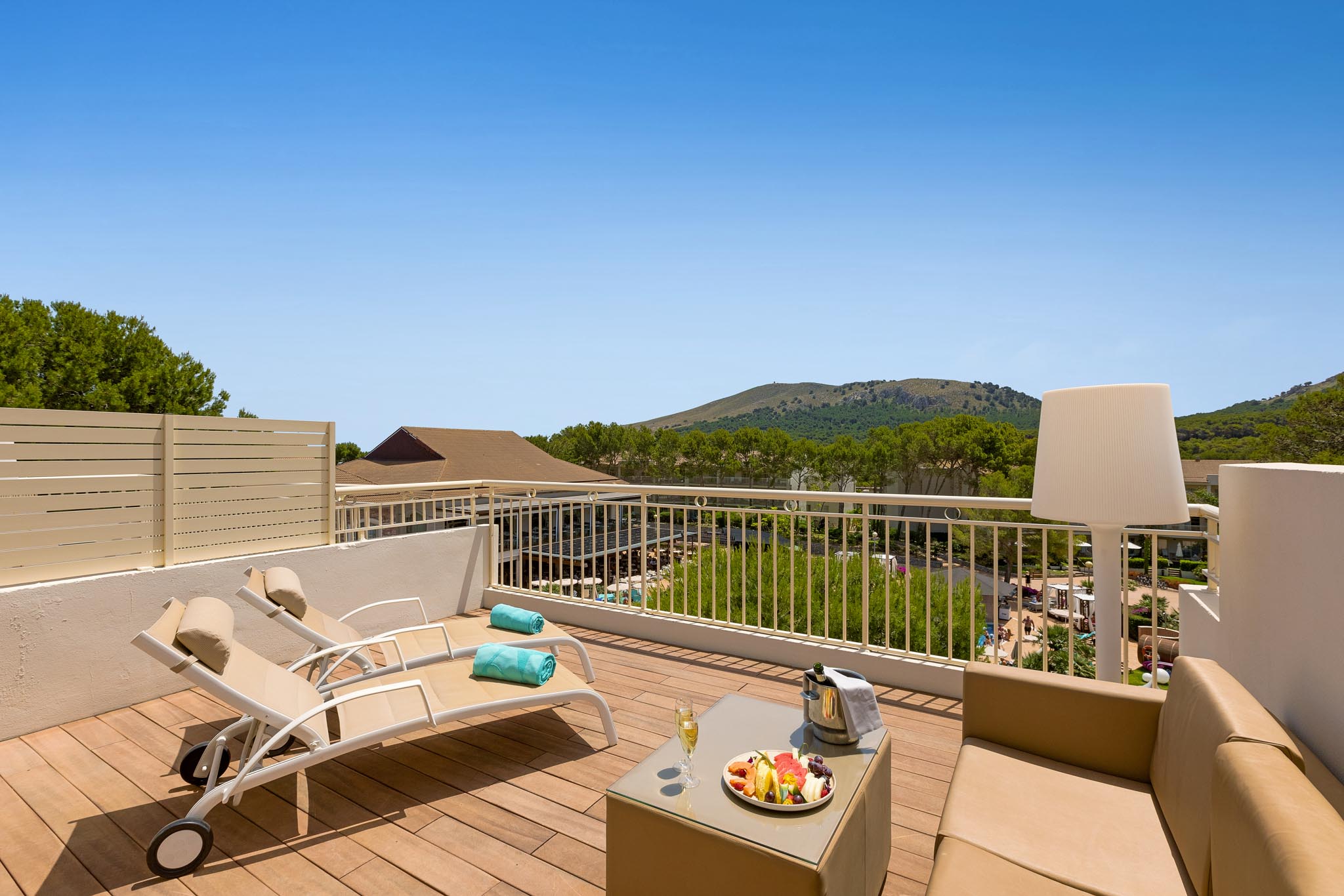 202206-VIVASuites - Junior Suite Royal Terrace 010.jpg