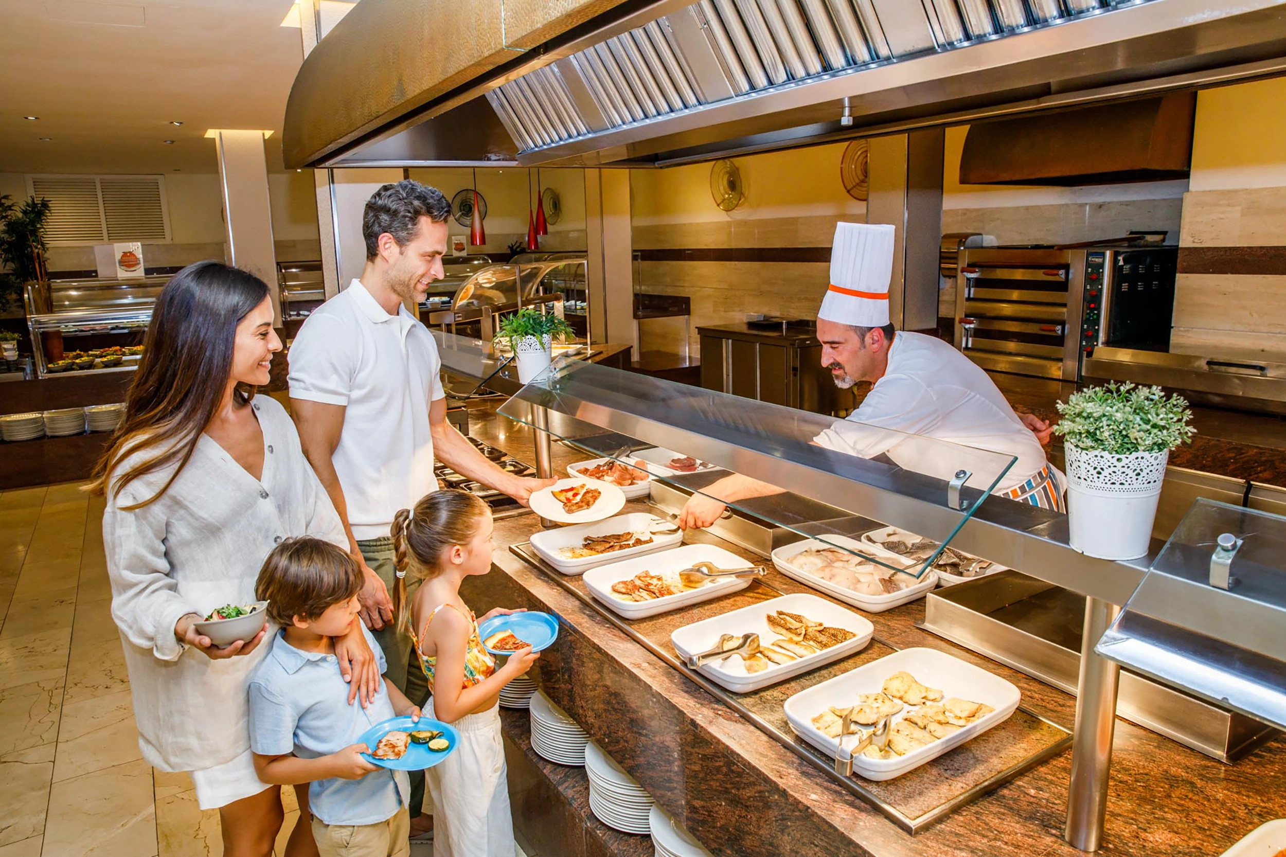 2022-07-Viva Blue - Lifestyle Buffet 02.webp