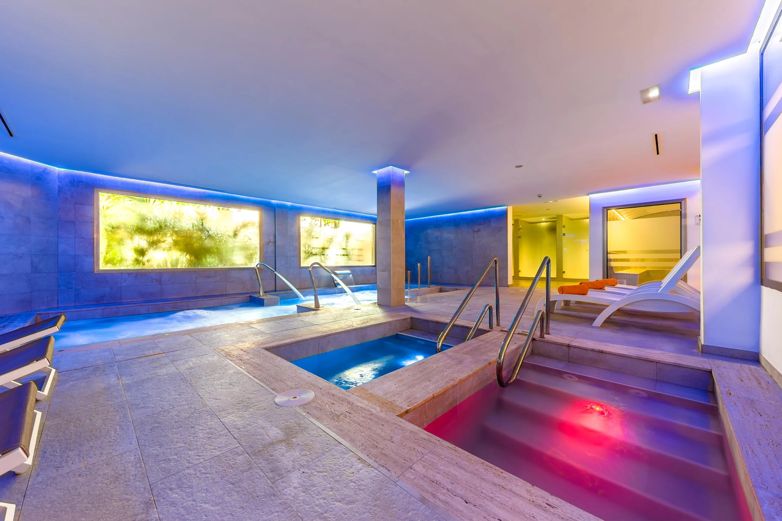 201705-VIVA CM Resort - Contrast Pools 2