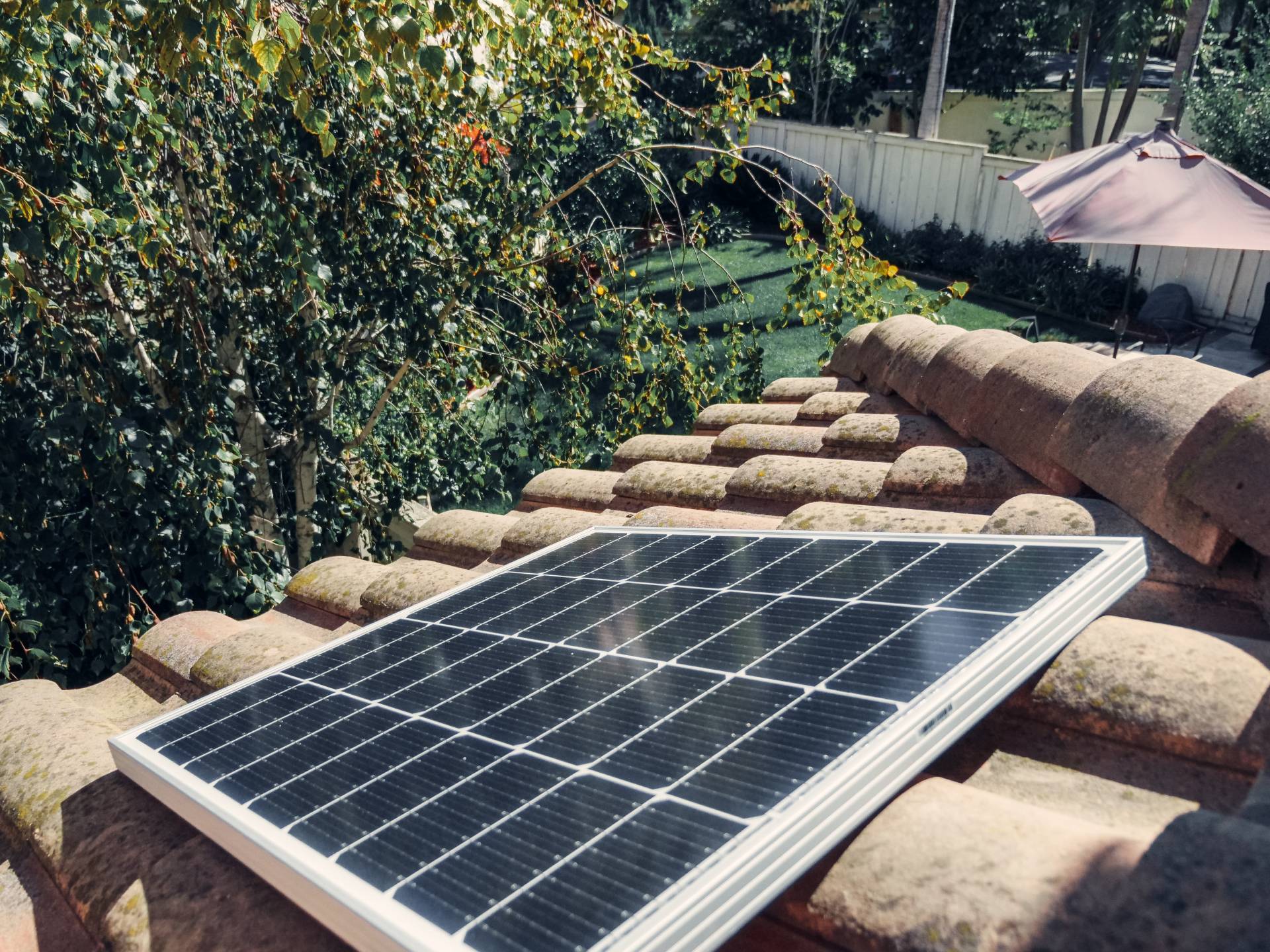 paneles-solares-hoteles-sostenibles